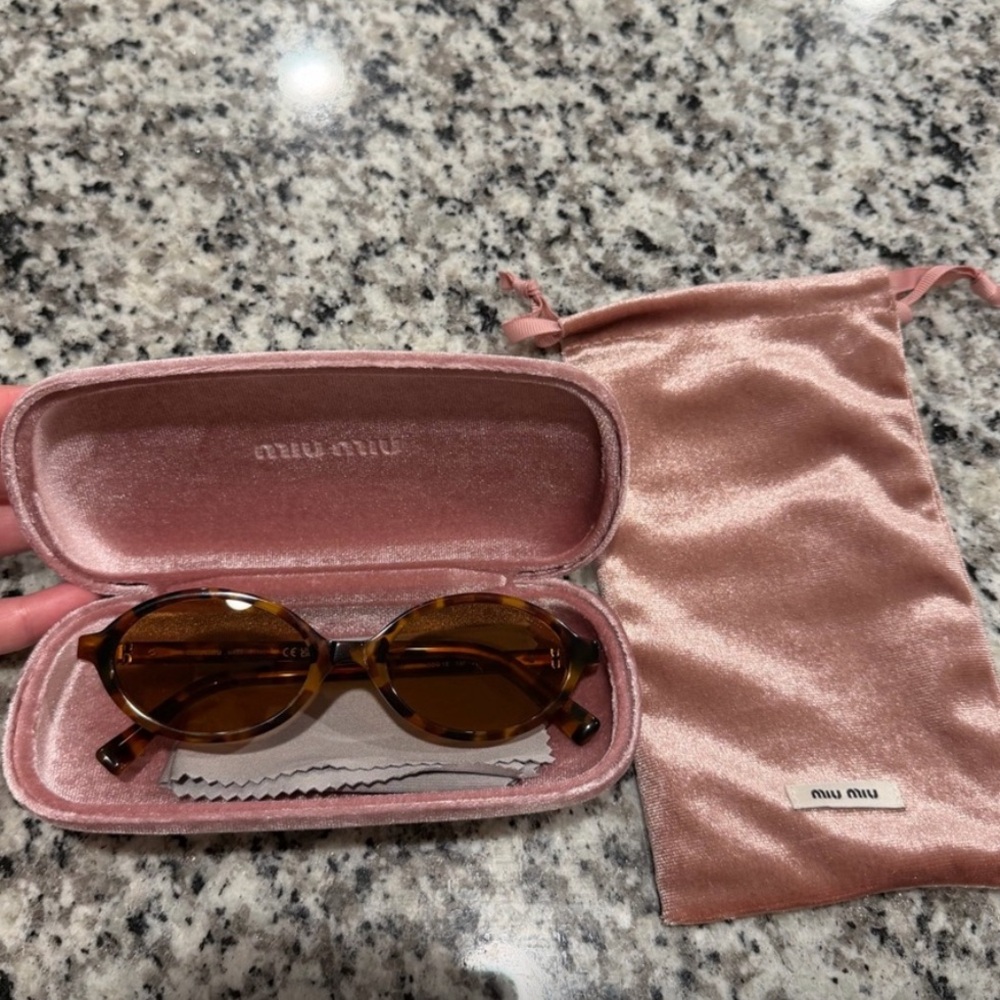 NWT Miu Miu Brown Tortoiseshell Oval Sunglasses with Pink Velvet Case